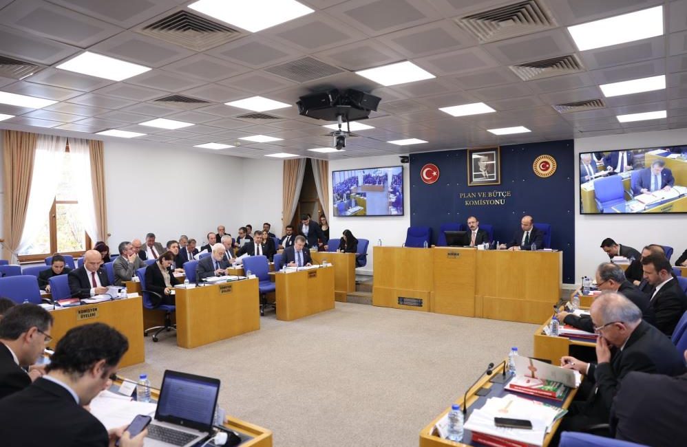 TBMM’de 2025 yılı bütçe görüşmeleri başladı TBMM Plan ve Bütçe Komisyonu’nda 2025 yılı bütçe görüşmeleri başladı.