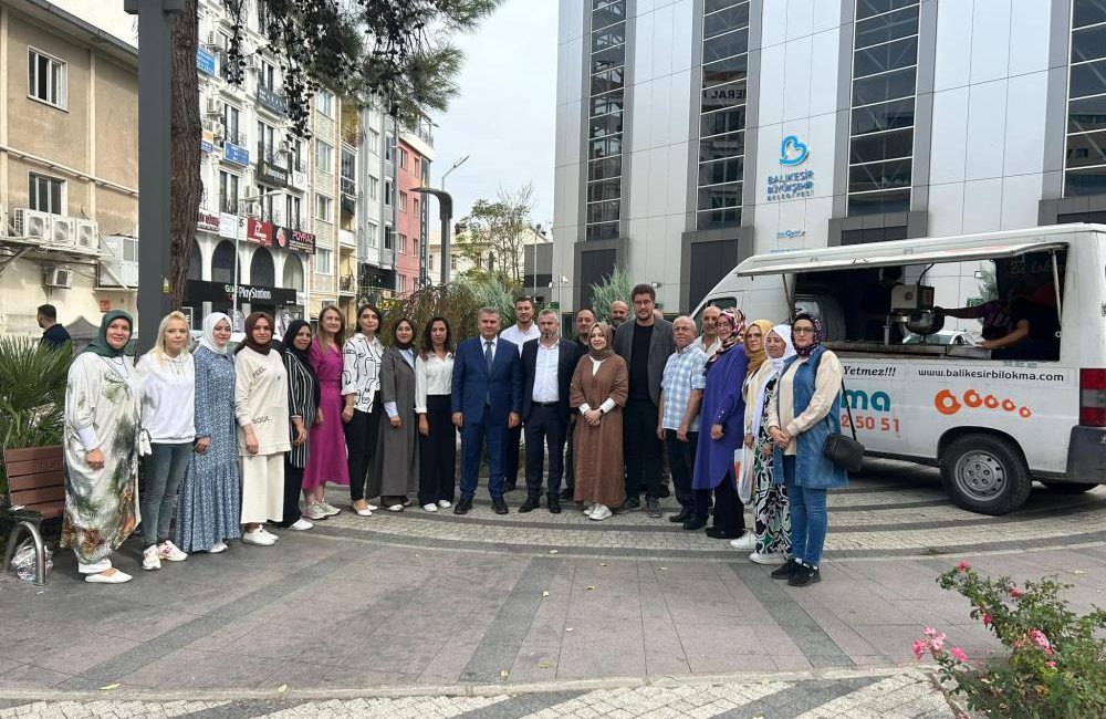 AK Parti Karesi İlçe Kadın Kolları’ndan Geleneksel Lokma Hayrı AK Parti Karesi İlçe Kadın Kolları Başkanlığı, geleneksel olarak her
