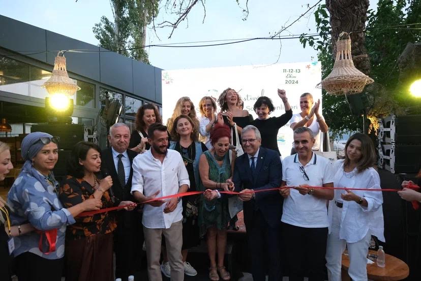 Kestival Festivali görkemli açılışla başladı Erdek ve bölgesinde yetişen el emeği ürünlerin tanıtıldığı, sağlık seminerleri,
