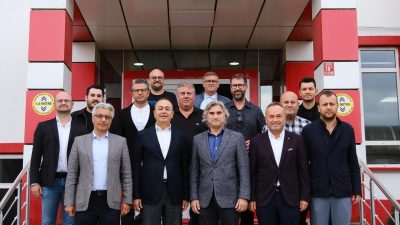 Teksüt Bandırmaspor Başkanı Serdar Kuter ve yönetim kurulu üyeleri, Balıkesirspor