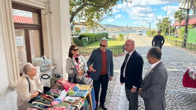 Bandırma Belediye Başkanı Dursun Mirza ve beraberindeki heyet, sahil bandı