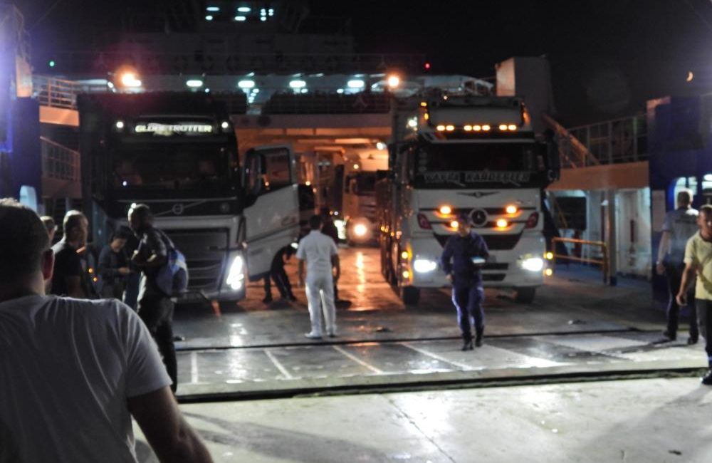 Erdek Limanı’nda hareketli saatler: Marmara İlçe Tarım Müdür Vekilinin katil zanlısı aranıyor Marmara İlçe Tarım Müdür Vekili Murat Yakupoğlu’nun başından 5 kurşunla