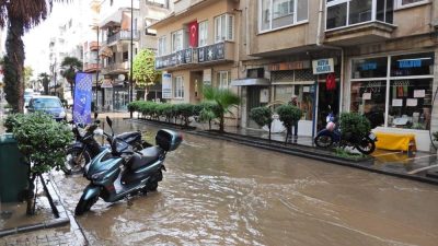 Erdek’te yaşanan son yağış, ilçenin yıllardır süregelen altyapı sorununu bir