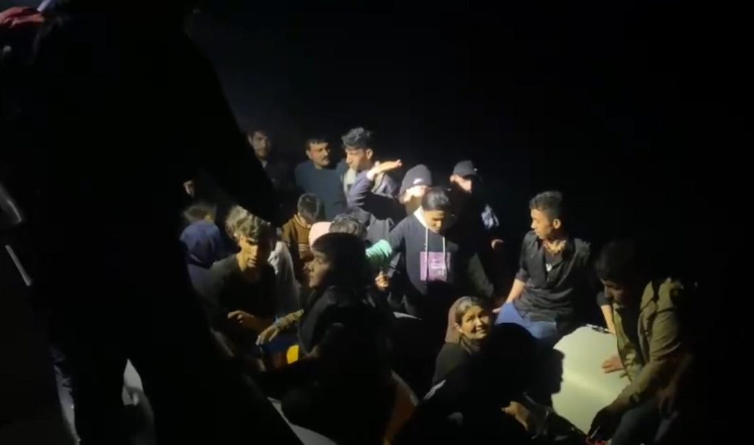 Ayvalık açıklarında 10’u çocuk 24 düzensiz göçmen yakalandı Ayvalık açıklarında Yunanistan’ın Midilli (Lesvos) Adası’na yasadışı yollardan geçmek isteyen