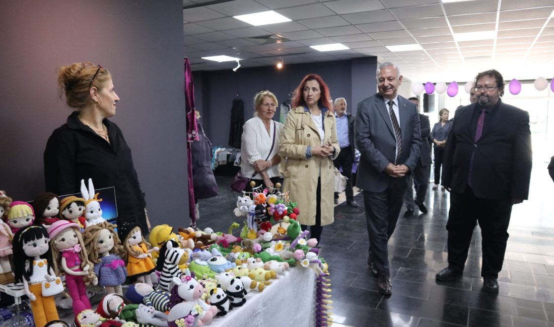 Kadınlar Derneği’nin Mor Sepetler’i kapılarını açtı Bandırma Kadınlar Derneği tarafından düzenlenen Mor Sepetler Alışveriş Haftası’nın açılışı,