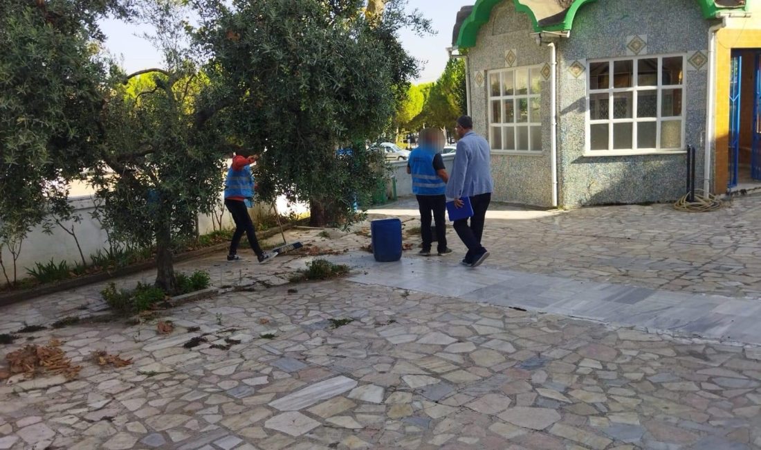 Bandırma’daki camileri yükümlüler temizledi Bandırma Denetimli Serbestlik Müdürlüğü, 01-07 Ekim “Camiler ve Din Görevlileri