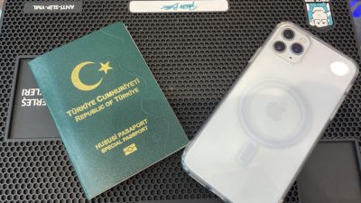 Eskişehir’de telefonculuk yapan Yiğit Aytekin, yurt dışından getirilen telefonlar için