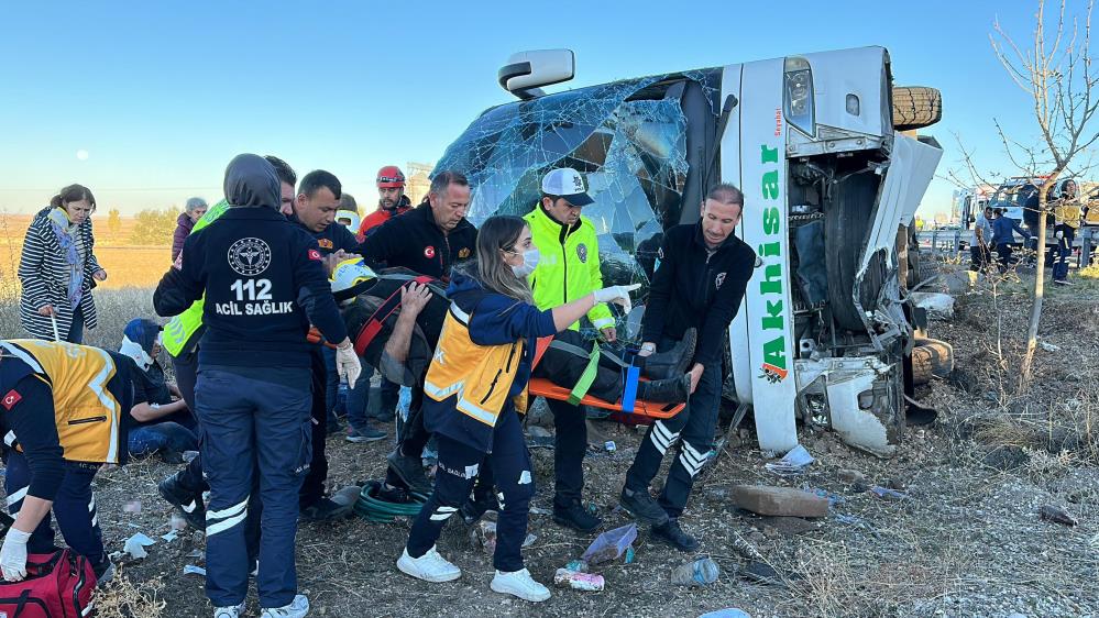 Bandırma’dan kalkan tur otobüsü kaza yaptı: 6 ölü, 29 yaralı Aksaray bir tur otobüsünün şarampole devrilmesi sonucu ilk belirlemelere göre