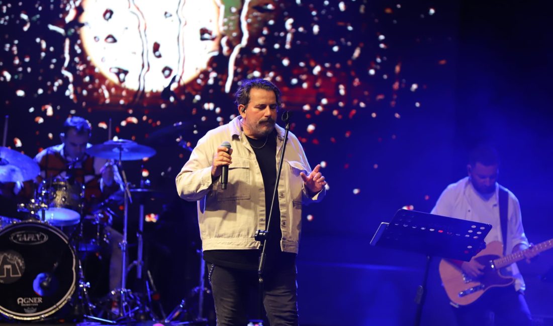 Gece Yolcuları’ndan Bandırma’da Coşku Dolu Konser Bandırma Belediyesi’nin 29 Ekim Cumhuriyet Bayramı kutlama etkinlikleri kapsamında, ünlü