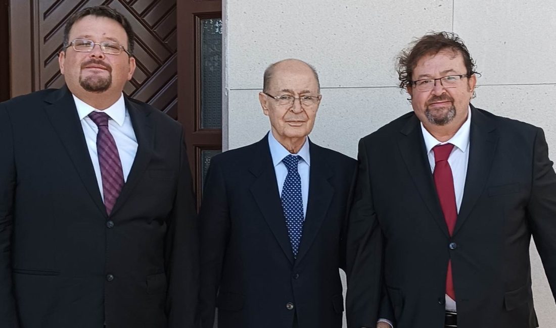 DR. MURAT ERGÖZ’DEN 10’UNCU CUMHURBAŞKANINA NEZAKET ZİYARETİ OLUMLU GEÇTİ Bandırma Kent Konseyi Başkanı Dr. Murat Ergöz ile Bandırma Eti