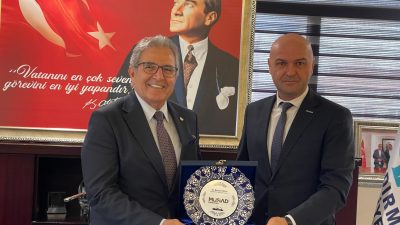 MÜSİAD Bandırma Şubesi Başkanı Tolga Tetik ve yönetimi, Bandırma Belediye
