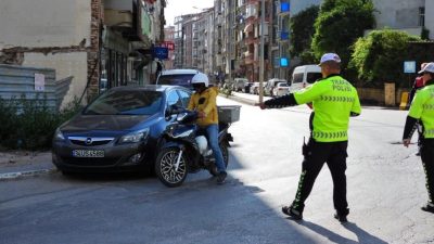 Erdek’te motosiklet, motorlu bisiklet ve elektrikli bisiklet sürücülerinin kask ve