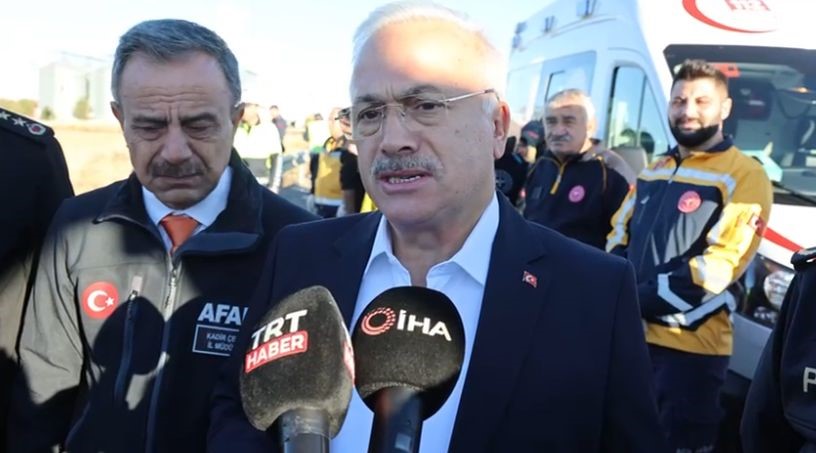 Aksaray Valisi Kumbuzoğlu’ndan kazayla ilgili açıklama Aksaray’daki feci kaza sonrası Aksaray Valisi Mehmet Ali Kumbuzoğlu açıklamada