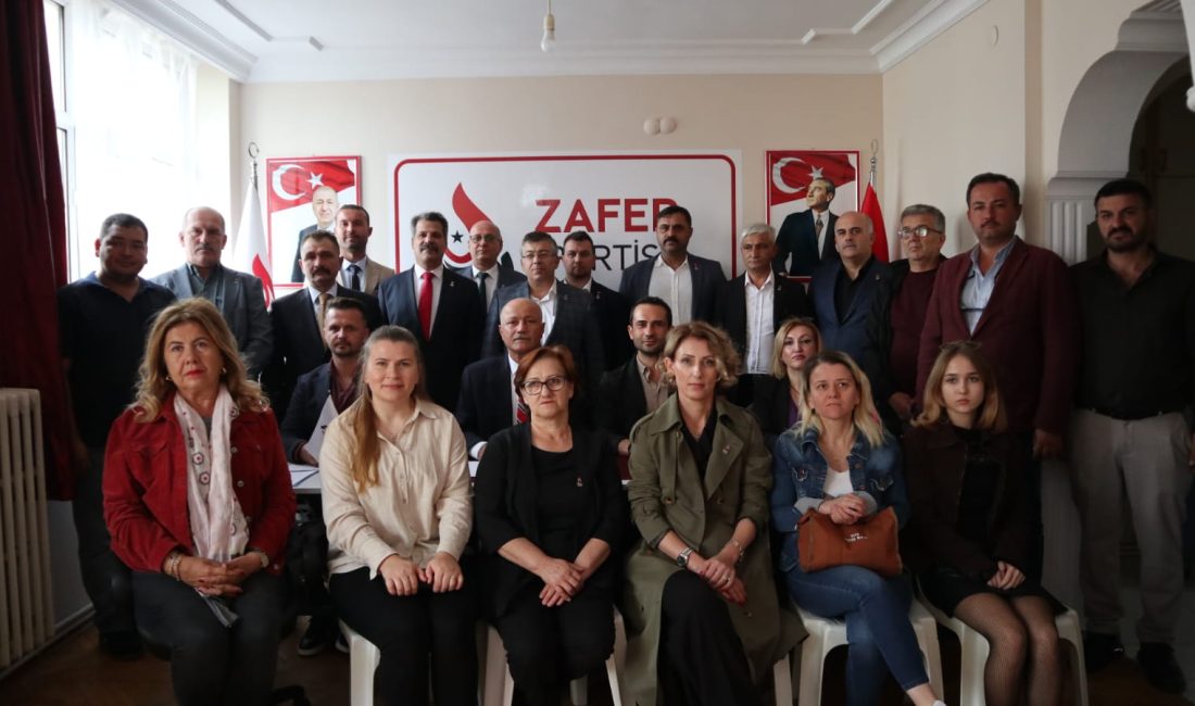 Bandırma Zafer Partisi’nde bayrağı Topaloğlu devraldı Zafer Partisi Bandırma İlçe Başkanlığı’nın gerçekleştirdiği 2’nci Olağan İlçe Kongresi’nde
