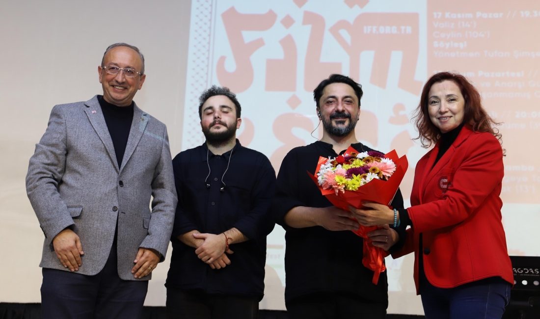Bandırma’da işçi hikayeleri perdede can buluyor Bandırma Belediyesi’nin ev sahipliğinde düzenlenen 19. Uluslararası İşçi Filmleri Festivali