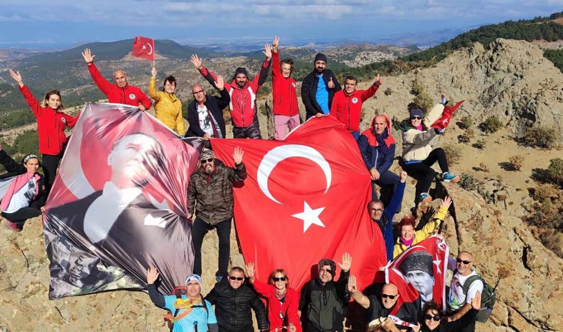 Atatürk’ü zirvede andılar Ulu Önder Mustafa Kemal Atatürk, ölümünün 86. yılında Balıkesir’in Gömeç