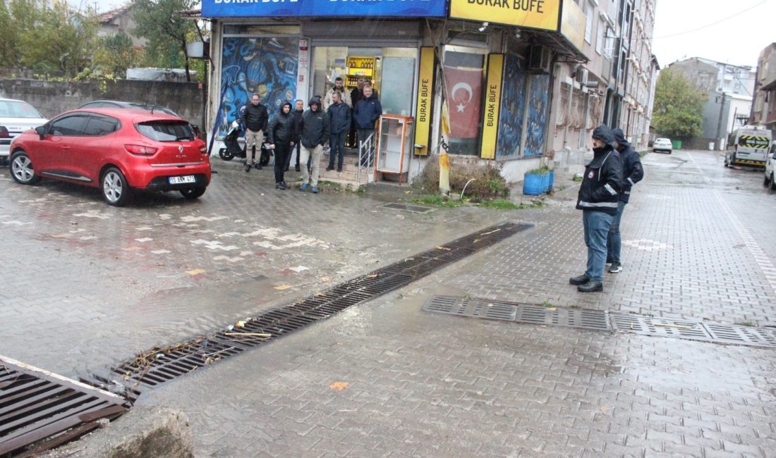 Susurluk’un o sokağında yıllardır yaşanan su baskını bu kez yaşanmadı Susurluk’ta etkili olan yoğun yağışa rağmen belediyenin altyapı çalışmalarıyla Kavas
