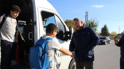 Susurluk’un mahallelerine ziyaret programı düzenleyen Belediye Başkanı Hakan Yıldırım Semizel,