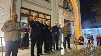 Bandırma’dan kutsal topraklara gitmek üzere yola çıkan 30 kişilik umre