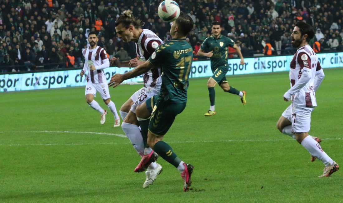 Trendyol 1. Lig: Kocaelispor: 2 – Bandırmaspor: 2 Trendyol 1.Lig’in 13. haftasında Kocaelispor, sahasında karşılaştığı Bandırmaspor ile 2-2