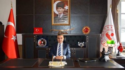 Cumhurbaşkanı kararnamesiyle Erdek Kaymakamı Abdullah Atakan Atasoy, Beyoğlu Kaymakamlığı’na atanırken;