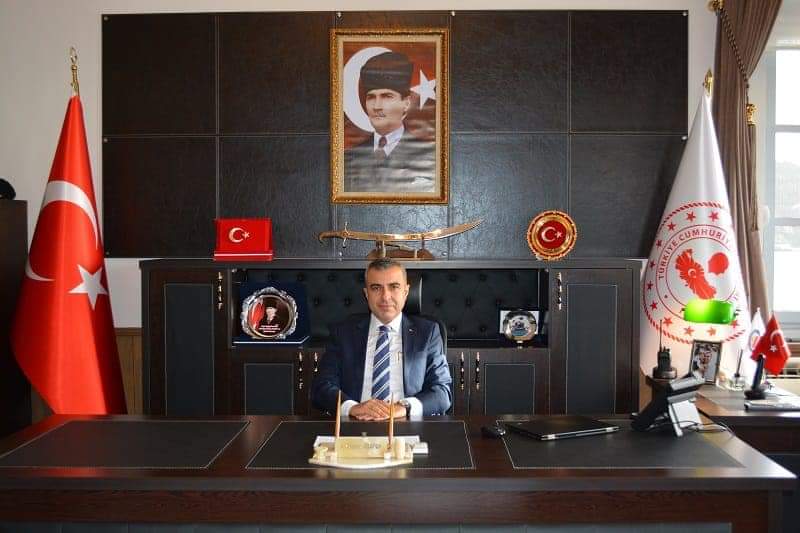 Erdek’e yeni Kaymakam atandı Cumhurbaşkanı kararnamesiyle Erdek Kaymakamı Abdullah Atakan Atasoy, Beyoğlu Kaymakamlığı’na atanırken;