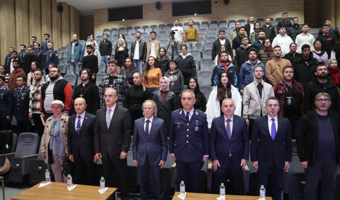 BANÜ’de Atatürk’ün askeri ve devlet adamı kimliği konuşuldu Atatürk’ün vefatının 86. yıl dönümünde Bandırma Onyedi Eylül Üniversitesi’nde düzenlenen