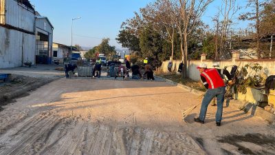 Susurluk’ta tamamlanan drenaj hattı çalışmalarıyla birlikte Sanayi Sitesi’ndeki yenileme çalışmaları