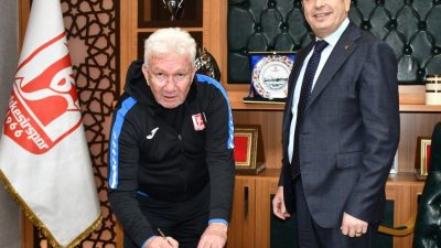 TFF 3. Lig ekiplerinden Balıkesirspor 2013-2014 sezonunda kırmızı-beyazlı ekibi Süper
