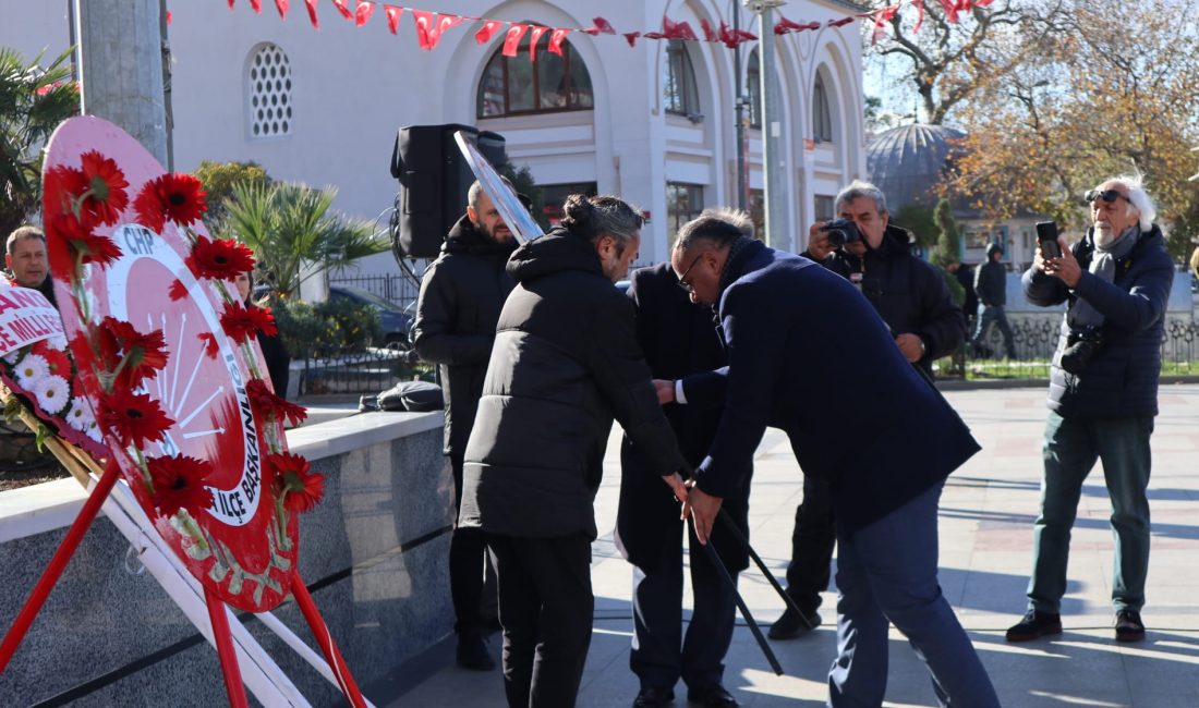 CHP Bandırma, eğitimde adalet ve liyakat vurgusu yaptı CHP Bandırma, Öğretmenler Günü’nde düzenlediği törende eğitimdeki sorunları gündeme taşıyarak,