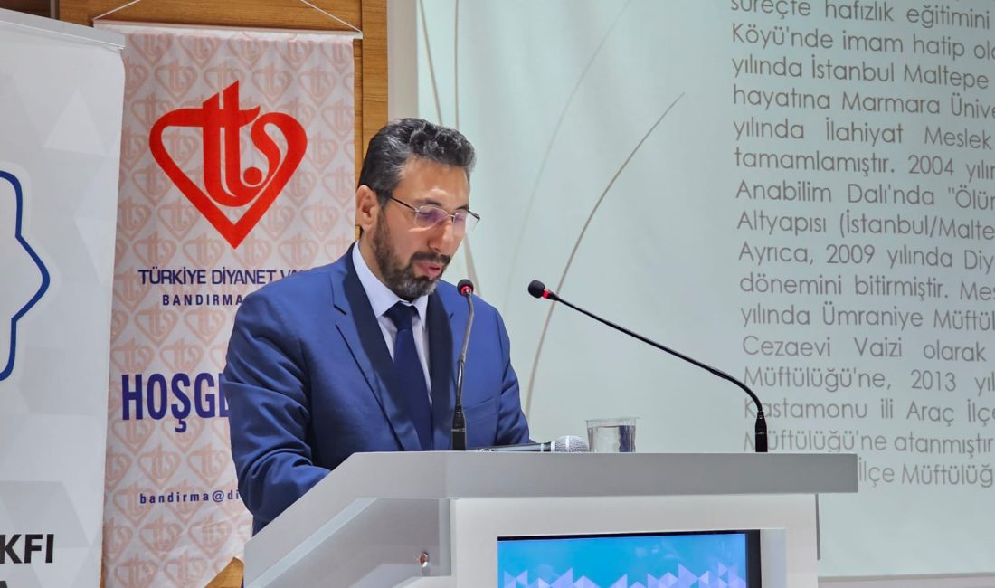Bandırma’da “Ailede Çözüm Becerileri” konuşuldu Balıkesir İl Müftülüğü tarafından Bandırma’da düzenlenen “Ailede Çözüm Becerileri” programı,