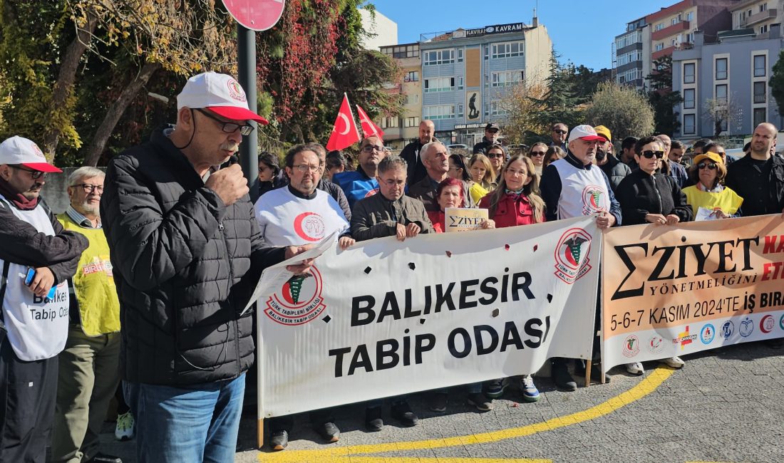Bandırma’nın sağlıkçıları iş bırakma eylemi yaptı Bandırma’da sağlıkçılar 1 Kasım 2024’te yürürlüğe giren Aile Hekimliği Performans
