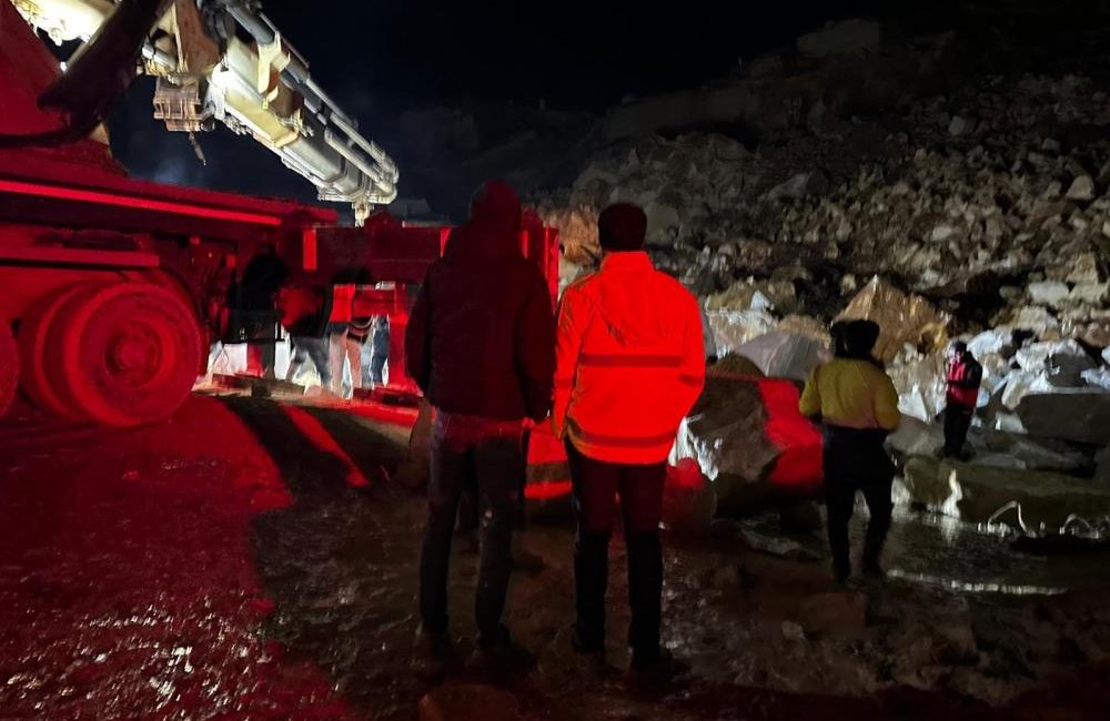 Marmara Adası’nda Saraylar Mahallesi’ndeki bir mermer ocağında meydana gelen toprak