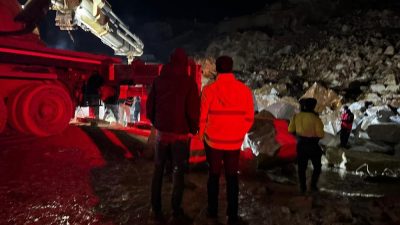 Marmara Adası’nda Saraylar Mahallesi’ndeki bir mermer ocağında meydana gelen toprak