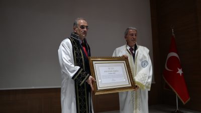 Eski Dönem Millî Savunma Bakanı Dr. Hulusi Akar’a Bandırma Onyedi