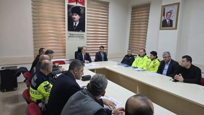 Bandırma’daki kış şartları için trafik güvenliği önlemleri görüşülürken, kar ve