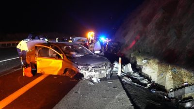 İstanbul-İzmir Otoyolu’nda dün gece bir kamyondan yola düşen tomrukların neden