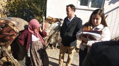 Kırmızılar mahallesinde yaşayan Neriman Özenç’i Karesi Belediyesi ekipleri ziyaret etti.