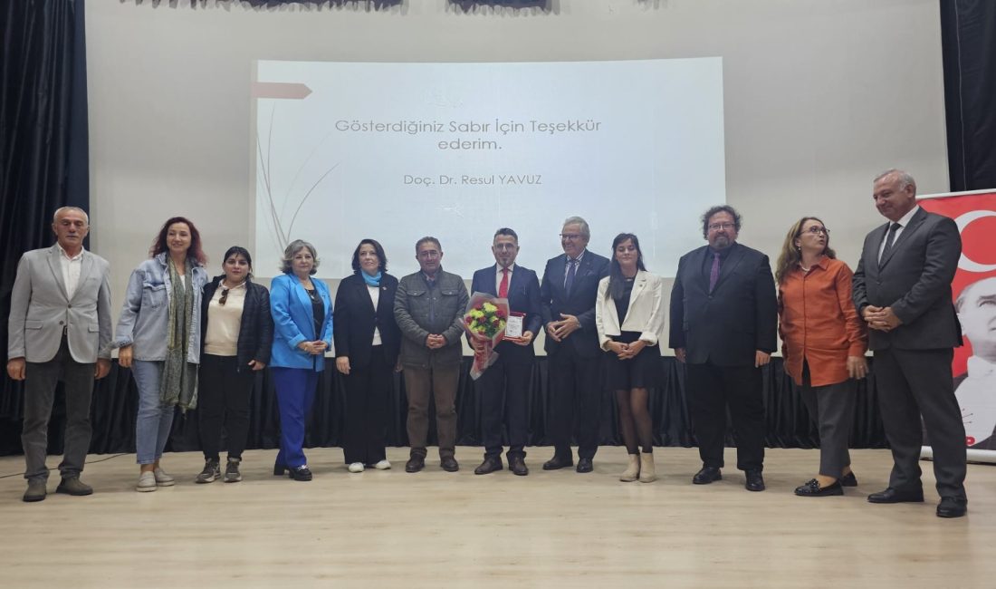 Bandırma’da Cumhuriyet ve ulusal irade konuşuldu CHP Bandırma İlçe Kadın Kolları tarafından düzenlenen “Milli Mücadele’den Cumhuriyet’e