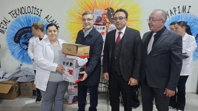 Bandırma’da kadınlara yönelik kaynakçılık kursunda, teorik eğitimlerini tamamlayarak uygulamalı eğitime