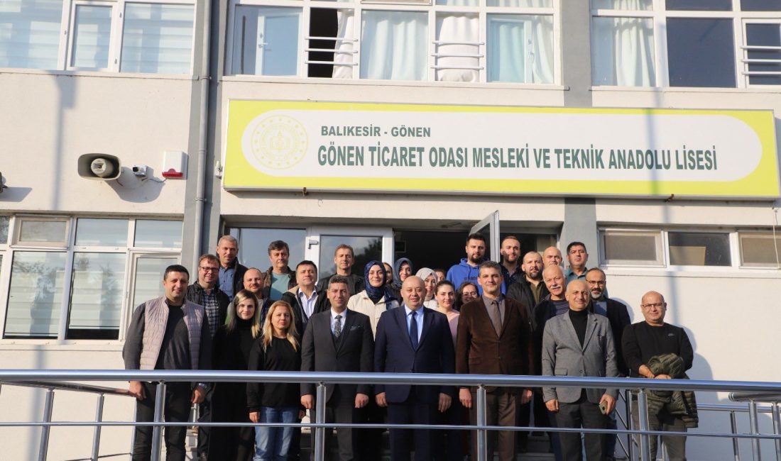 Palaz, Gönen’de öğretmenlerin gününü kutladı Gönen Belediye Başkanı İbrahim Palaz, 24 Kasım Öğretmenler Günü öncesinde