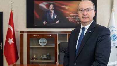 Bandırma Onyedi Eylül Üniversitesi’nde Rektör Yardımcısı olarak atanan Prof. Dr.