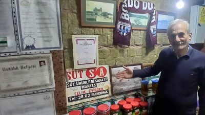 Şehit Süleymanbey Caddesi’nde şarküteri işyerinde 50 yıldan beri satış yapan