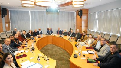 Bandırma Belediye Başkanı Dursun Mirza, belediye yöneticileriyle bir araya gelerek