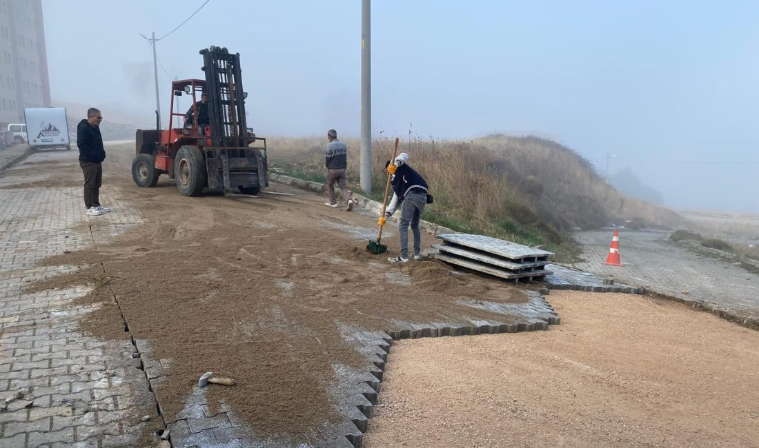 Bandırma’da yol ve sokaklar yenileniyor İlçe genelindeki yol bakım çalışmalarıyla ulaşımı kolaylaştırmayı hedefleyen Bandırma Belediyesi,