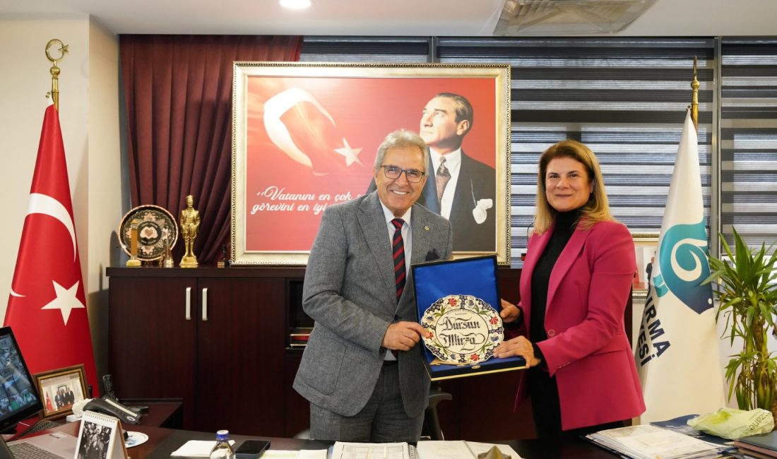 Eski İYİ Parti Balıkesir İl Başkanı Özlem Ural beraberinde İYİ