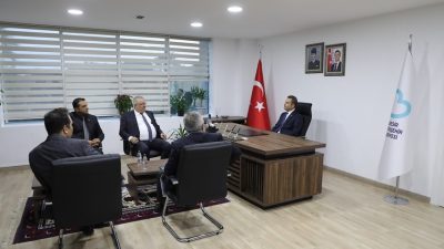 Balıkesir Büyükşehir Belediye Başkanı Ahmet Akın, Edremit Belediye Başkanı Mehmet