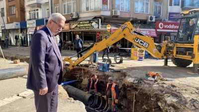 Erdek Belediye Başkanı Burhan Karışık, ilçede başlatılan altyapı ve terfi