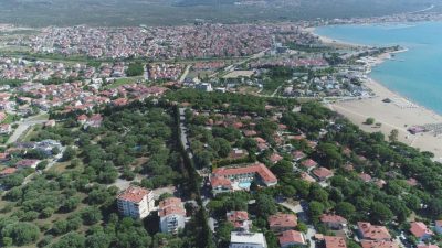 Burhaniye’de Kocacami Mahallesi Uğur Mumcu Bulvarı ile Ali Çetinkaya Caddesi’nin