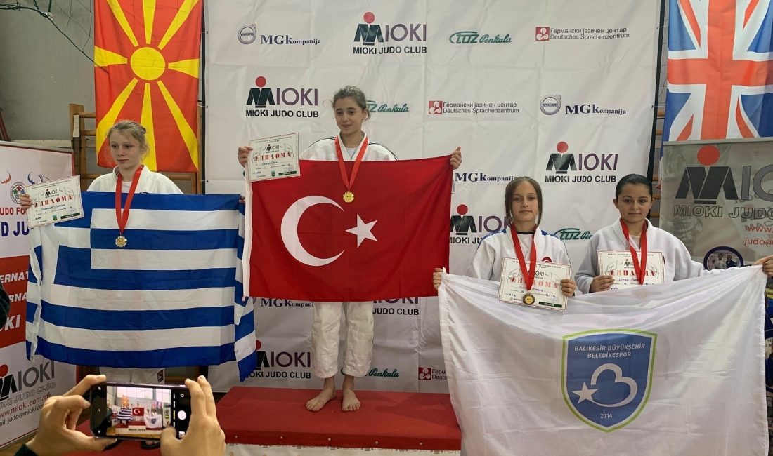 Balıkesir’in minik judocularından Kuzey Makedonya’da şampiyonluk Balıkesir Büyükşehir Belediyespor, 13. Uluslararası Mioki Judo Turnuvası’nda takım halinde
